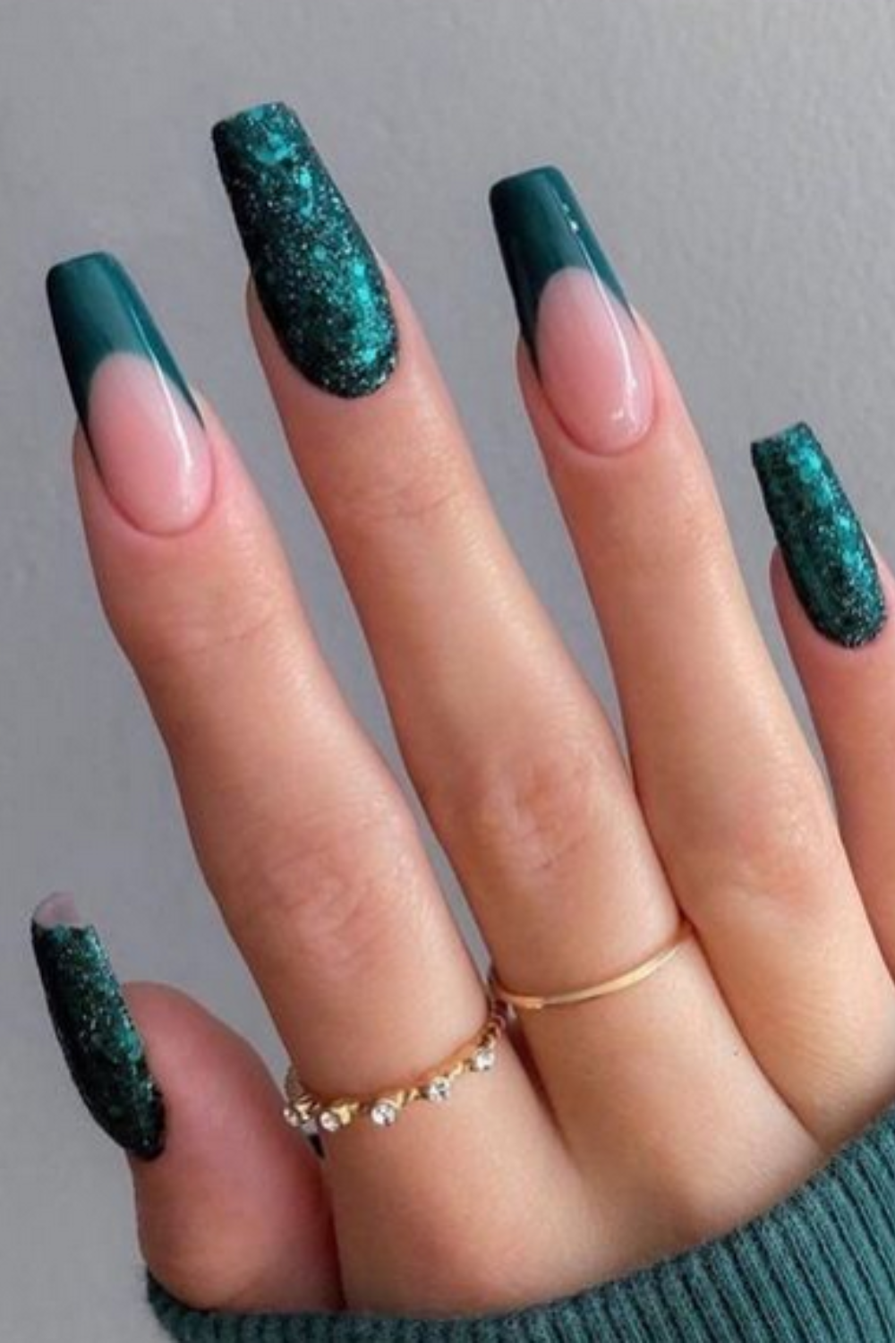 40 Green Glitter Nails Perfect For St Patrick's Day & Christmas - The